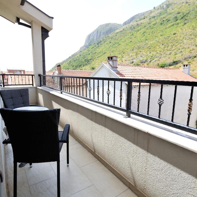 Captain's Luxury Apartments - One-Bedroom Apartment - 5