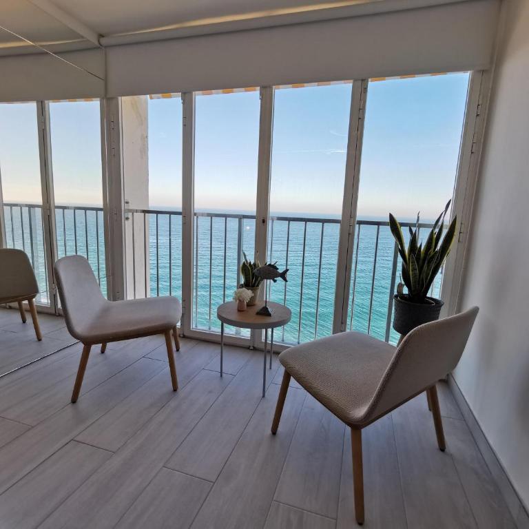 Estudio reformado en primera línea de mar con parking en Platja d'Aro - ES-209-26 - Apartamento - 1