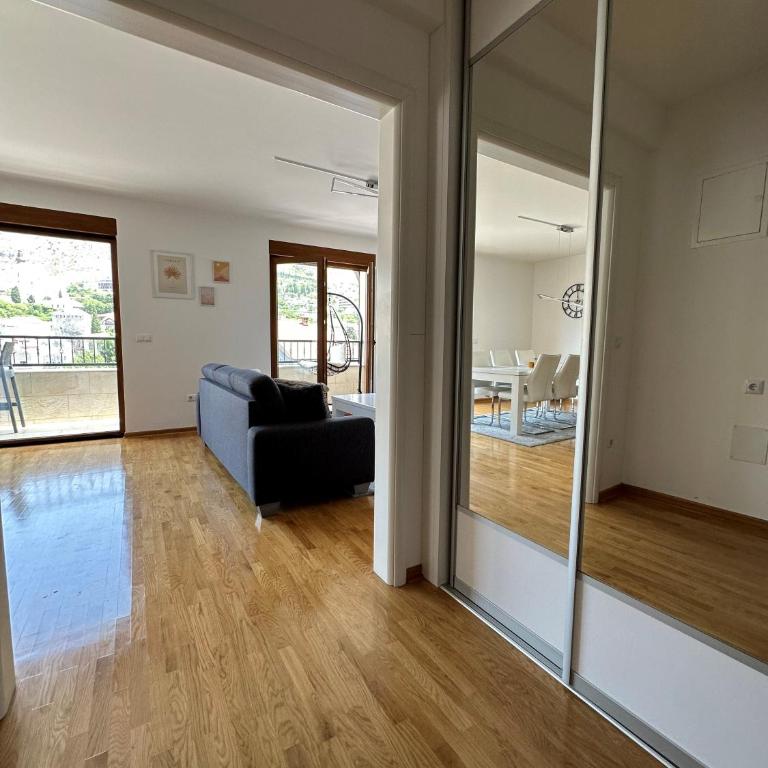 Captain's Luxury Apartments - Two-Bedroom Apartment - 12