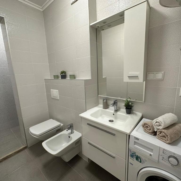 Captain's Luxury Apartments - One-Bedroom Apartment - 10
