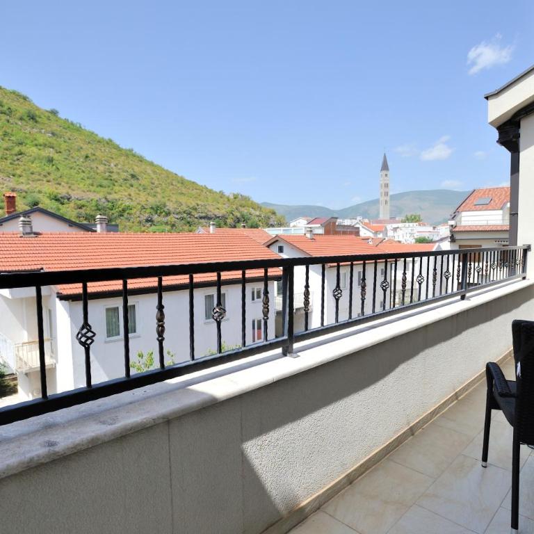 Captain's Luxury Apartments - One-Bedroom Apartment - 4