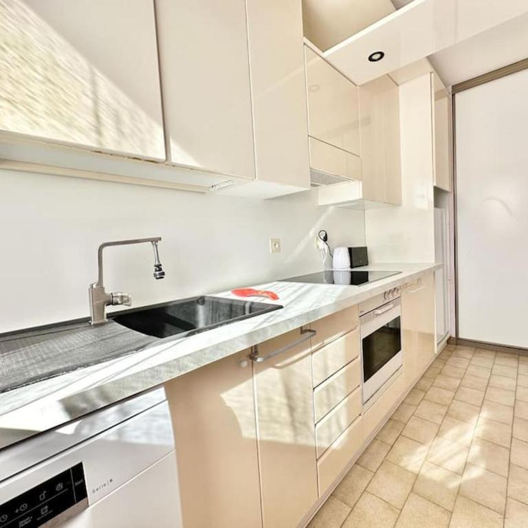 The view-Centre- Clim -Parking-vue mer-plage - Apartamento de 1 dormitorio - 12
