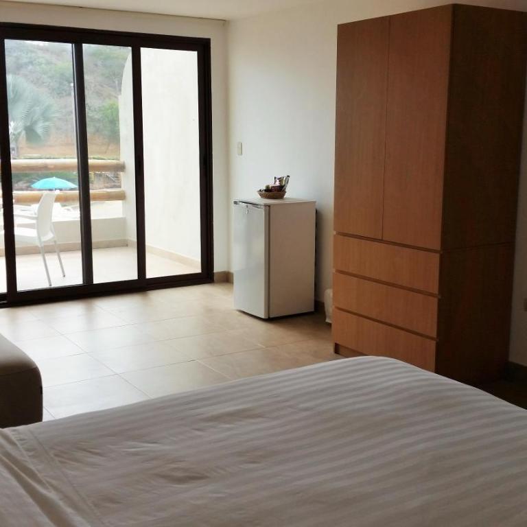 Howard Johnson by Wyndham Montañita - 1 Queen Bed and Sofa Bed, Deluxe Room, Ocean View, Non-Smoking - 5
