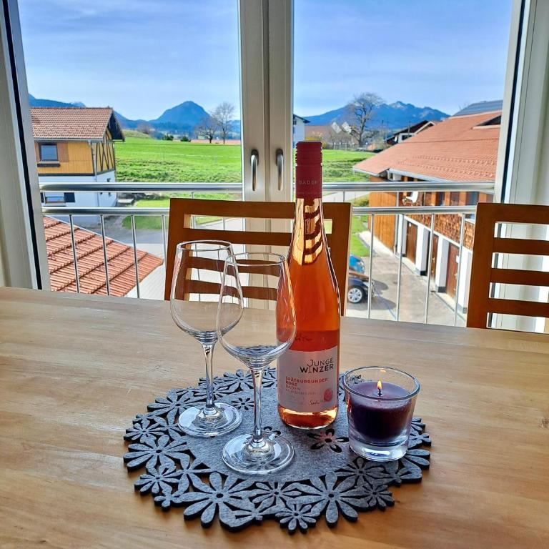 AllgäuBlick - Ferienwohnung mit Bergblick - Königscard - Apartment mit 3 Schlafzimmern - 1