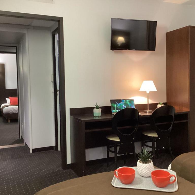 Hôtel Alliance - Suite Familiale 2 Chambres (4 Adultes) - 2