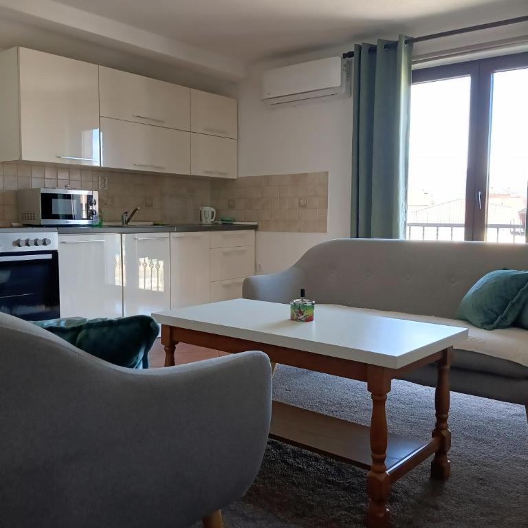 Apartman "EM" - Two-Bedroom Apartment with Terrace - 5