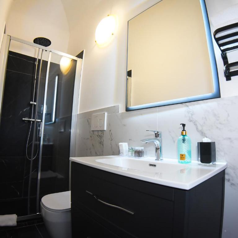 BQ House COLOSSEUM Luxury Rooms - Camera Familiare - 12