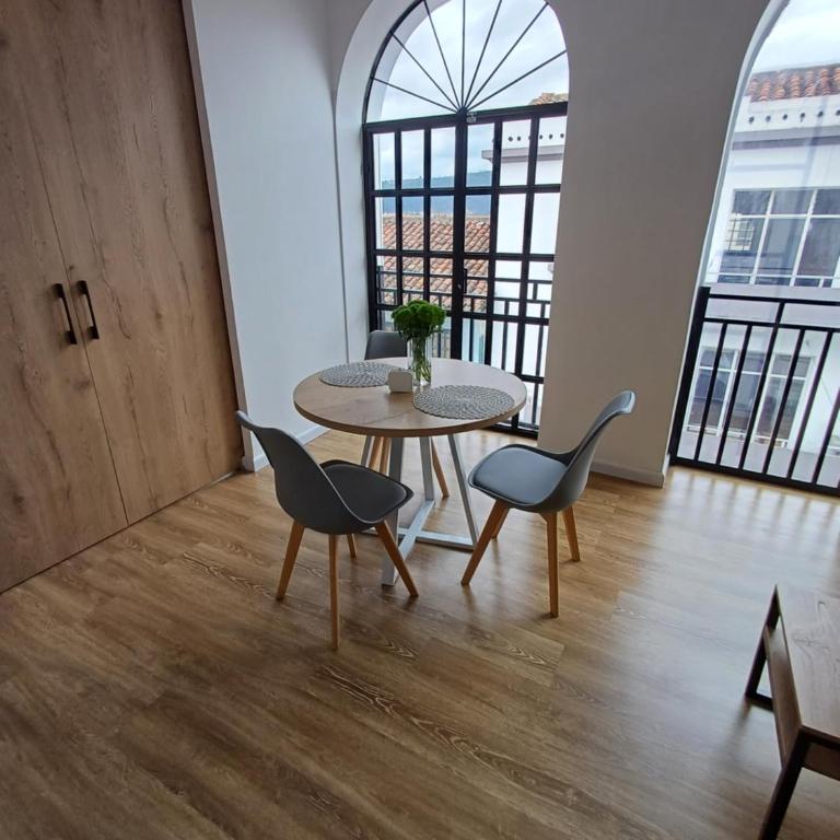 Suite en el centro de la ciudad de Cuenca - Apartamento de 1 dormitorio - 2