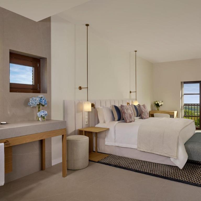 Castillo Hotel Son Vida-Adults Only, a Luxury Collection Hotel, Mallorca - Suite Loewe mit 1 Schlafzimmer, 1 Kingsize-Bett und Blick auf die Bucht - obere Etage - 2