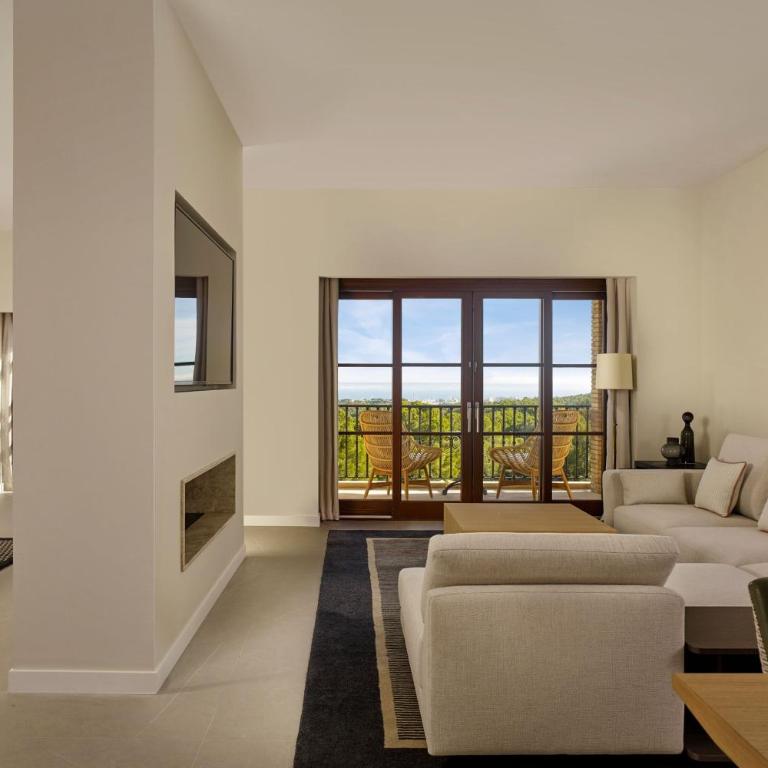 Castillo Hotel Son Vida-Adults Only, a Luxury Collection Hotel, Mallorca - Suite Loewe mit 1 Schlafzimmer, 1 Kingsize-Bett und Blick auf die Bucht - obere Etage - 3