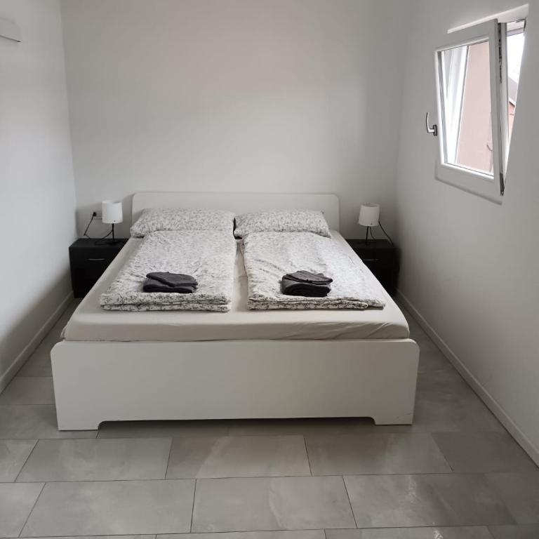 Apartaments and Rooms Claudia Augusta - Camera Familiare con Bagno Privato - 3