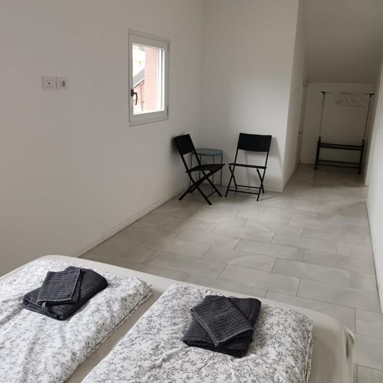 Apartaments and Rooms Claudia Augusta - Camera Familiare con Bagno Privato - 1