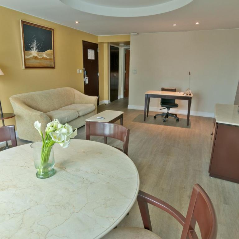 Sheraton Guayaquil - Suite Junior de 1 dormitorio con cama extragrande - 1