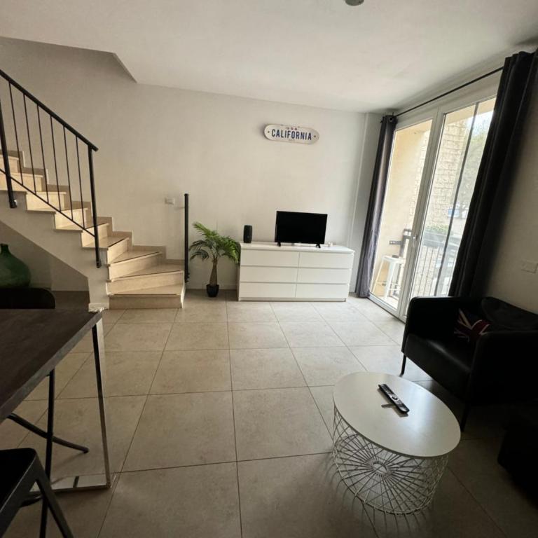 Celeste's House - Celestes by London Apartment-Split Level - 8