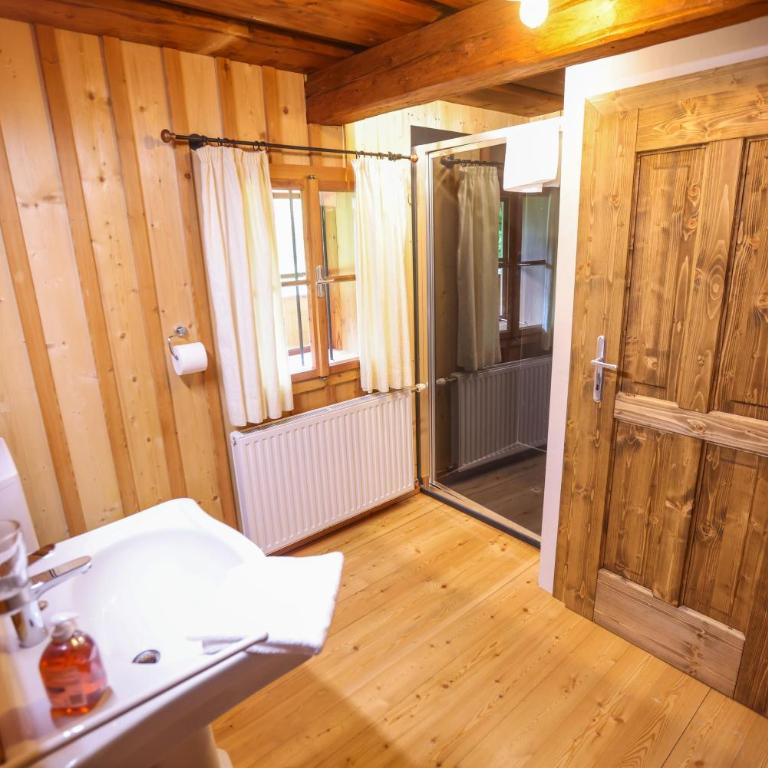 Die weisse Wand Almen - Chalet mit Dusche - 5