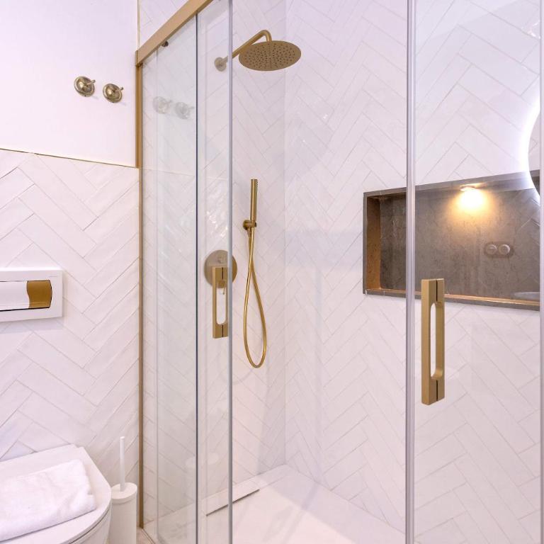 Genteel Home Horno Marina - Two-Bedroom Apartment with Terrace - 1