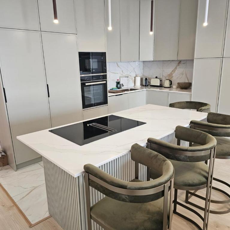 Chic Marina Gem Puerto Banus - One-Bedroom Apartment - 3