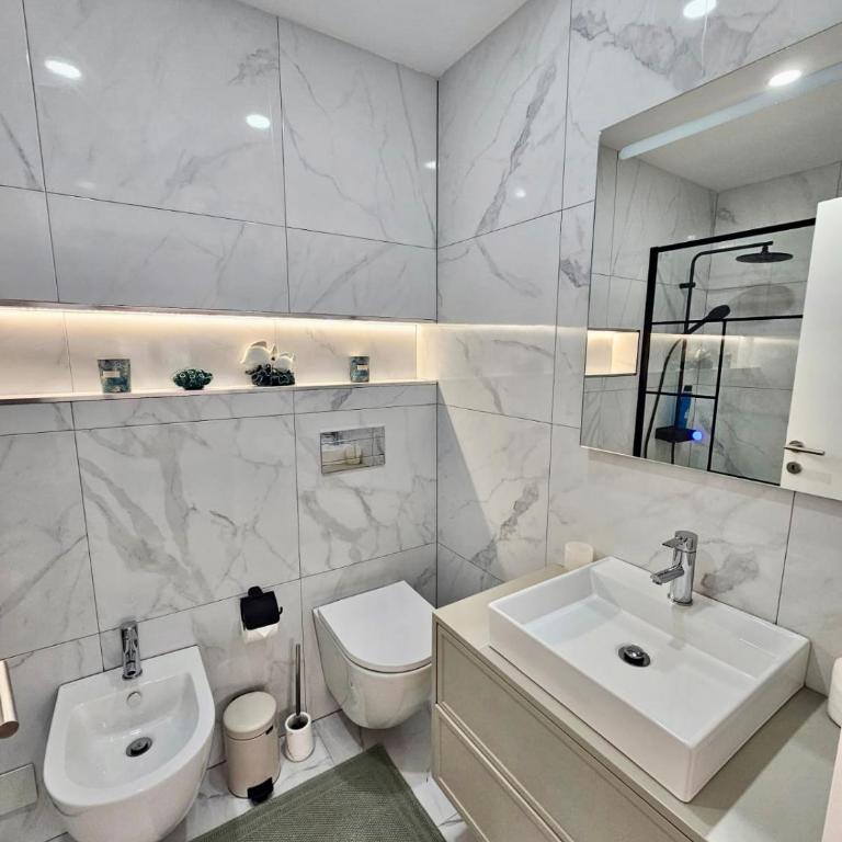 Chic Marina Gem Puerto Banus - One-Bedroom Apartment - 11