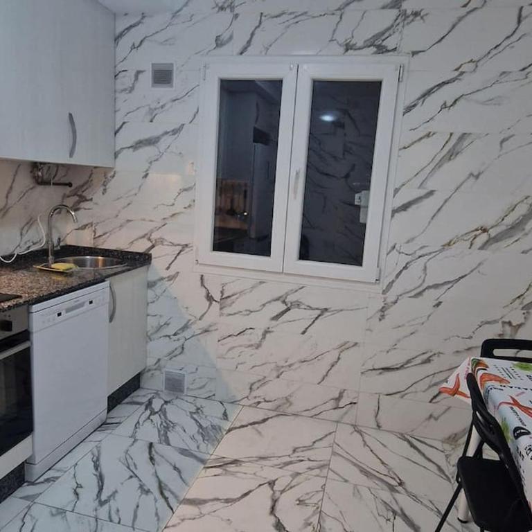 1A114 Apto moderno en Gijón by R2R Consulting - Apartamento de 3 dormitorios - 9