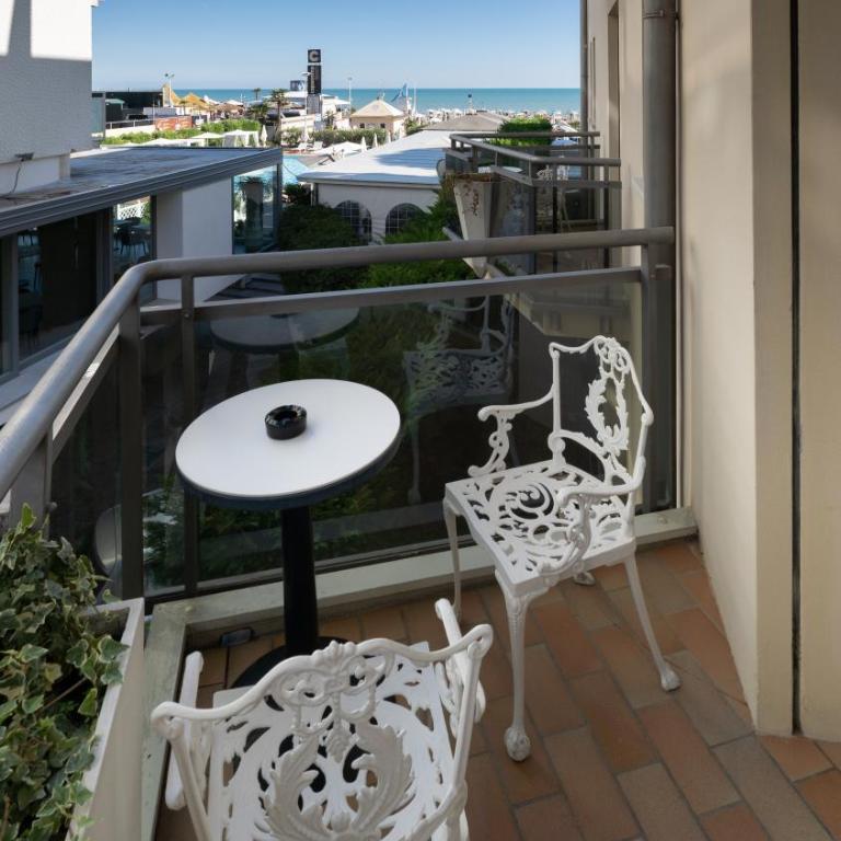 Hotel Excelsior - Superior Double with Balcony Lateral Sea View - 3
