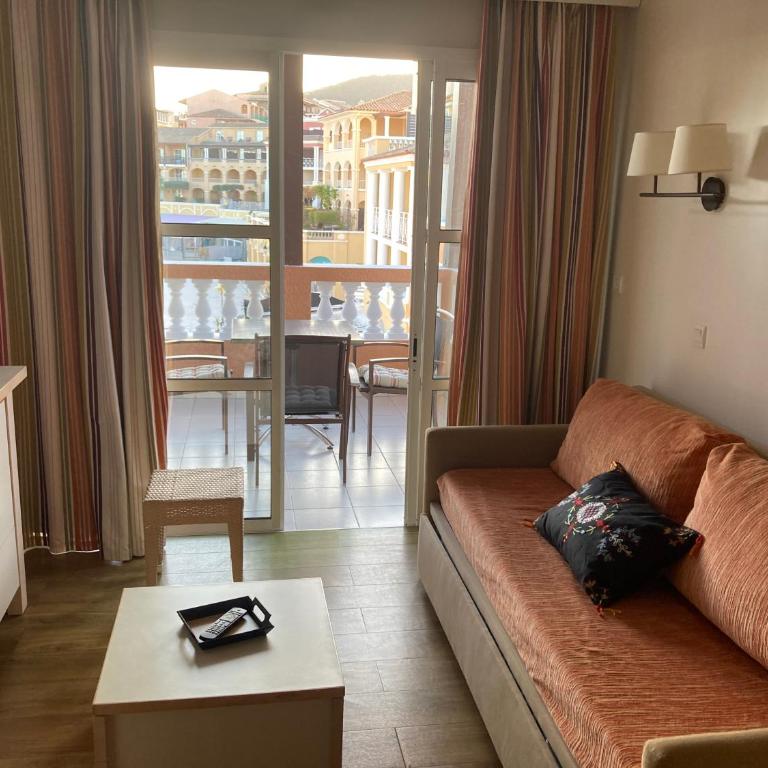 CAP ESTEREL AGAY SAINT RAPHAEL VUE COEUR DU SITE PISCINE GOLF MER Studio 4 personnes chez Magali - Appartement 1 Chambre - 4