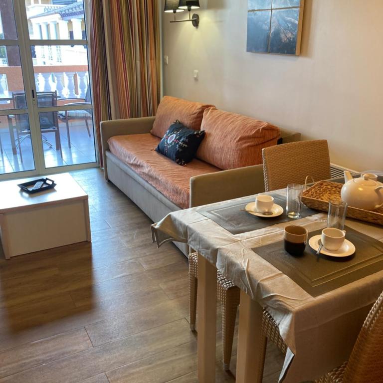 CAP ESTEREL AGAY SAINT RAPHAEL VUE COEUR DU SITE PISCINE GOLF MER Studio 4 personnes chez Magali - Appartement 1 Chambre - 6