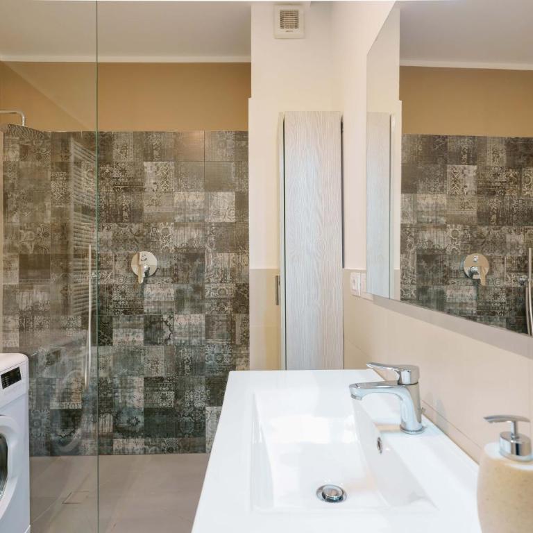 West Side Bologna Apartment by Lesdomus - Two-Bedroom Apartment - 31