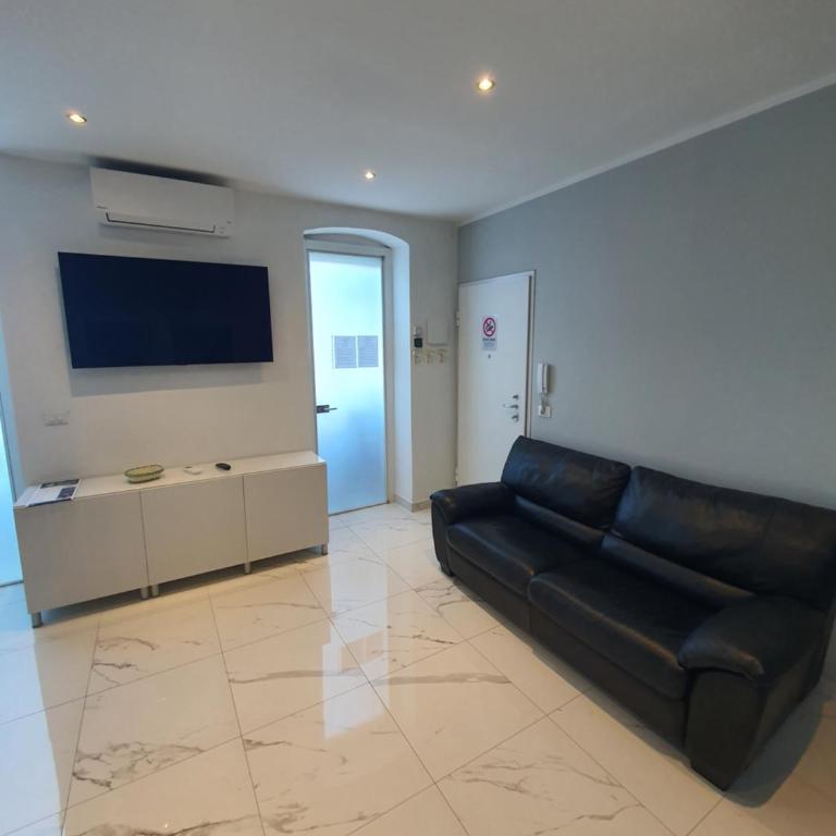 MARCO'S HOUSE - Two-Bedroom Apartment - 2