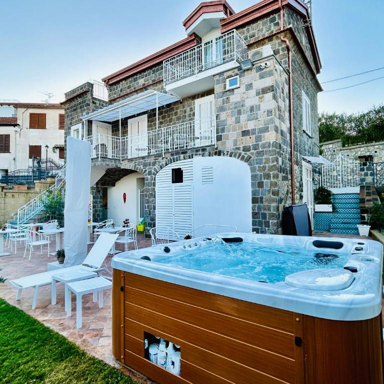 YourHome - Relais Loggia Li Galli - Camera Matrimoniale Economy - 1
