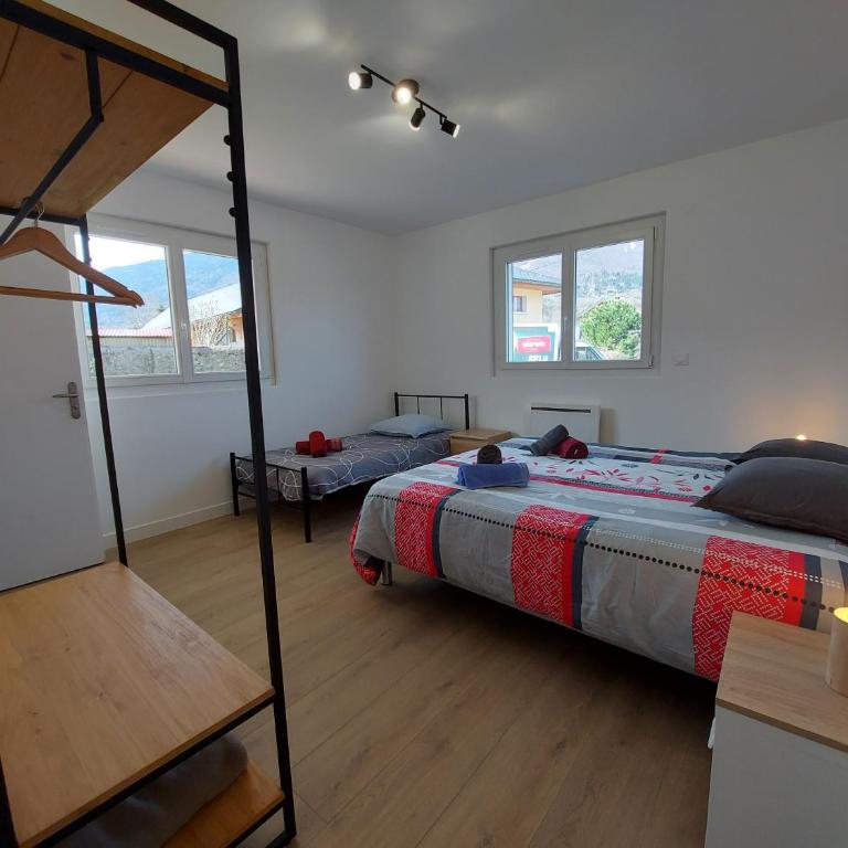 Entre lac et montagne, côté calme, spacieux 3 pièces avec grand jardin - Appartement - 7