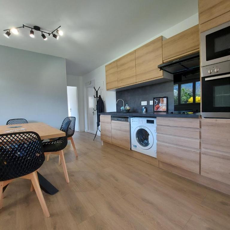Entre lac et montagne, côté calme, spacieux 3 pièces avec grand jardin - Appartement - 13