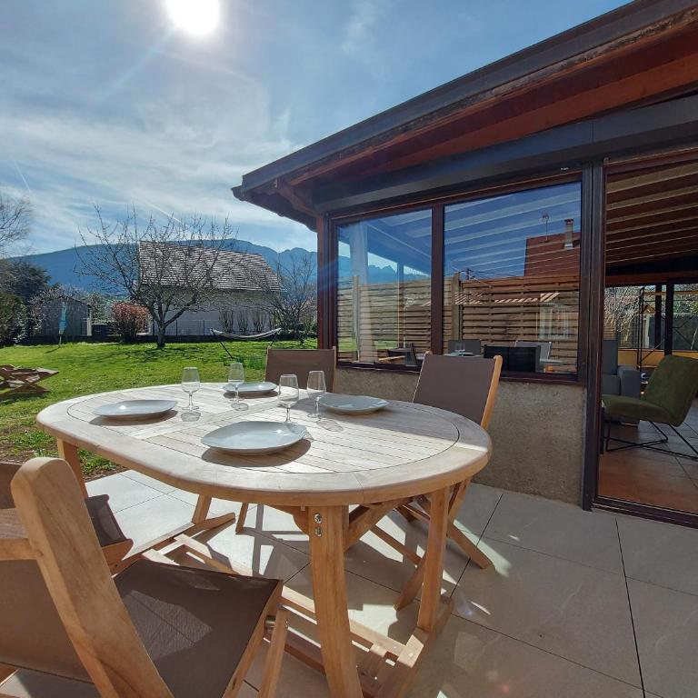 Entre lac et montagne, côté calme, spacieux 3 pièces avec grand jardin - Appartement - 1