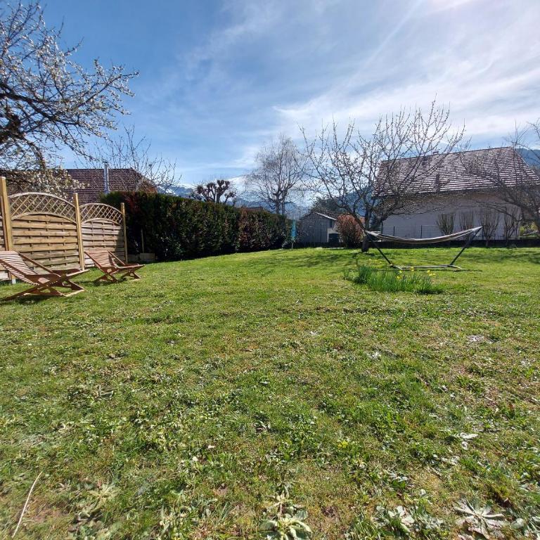 Entre lac et montagne, côté calme, spacieux 3 pièces avec grand jardin - Appartement - 6