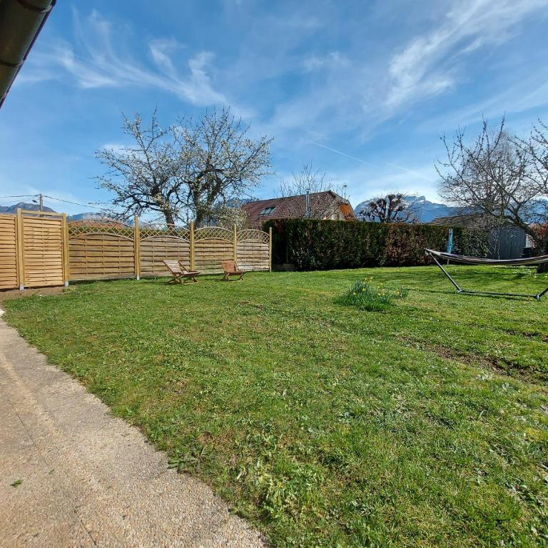 Entre lac et montagne, côté calme, spacieux 3 pièces avec grand jardin - Appartement - 28