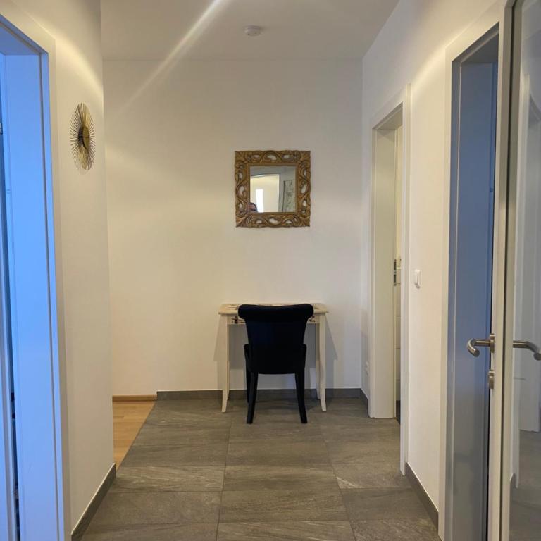 Burgblick Villach Haus FUX-immo, 10min zum Skifahren, 10 min zum See, rundherum Wandern und Radeln - Apartment mit 2 Schlafzimmern - 43