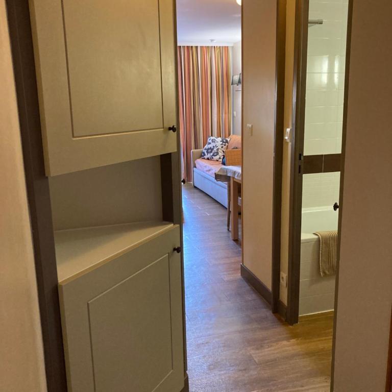 CAP ESTEREL AGAY SAINT RAPHAEL VUE COEUR DU SITE PISCINE GOLF MER Studio 4 personnes chez Magali - Appartement 1 Chambre - 12