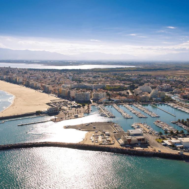 Appartement 5 personnes avec terrasse, parking, WIFI et accès direct à la plage - FR-1-776-86 - Appartement - 12