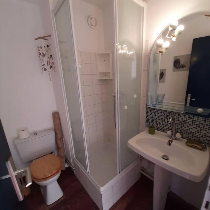 Studio-2 Personnes-Résidence Le Pharo, Vue Piscine Port - Studio - Vue sur Mer - 11