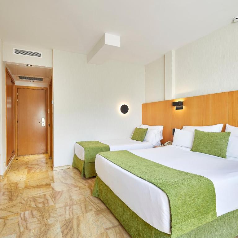 Flor Parks - Superior Double Room with Terrace and City View - 9