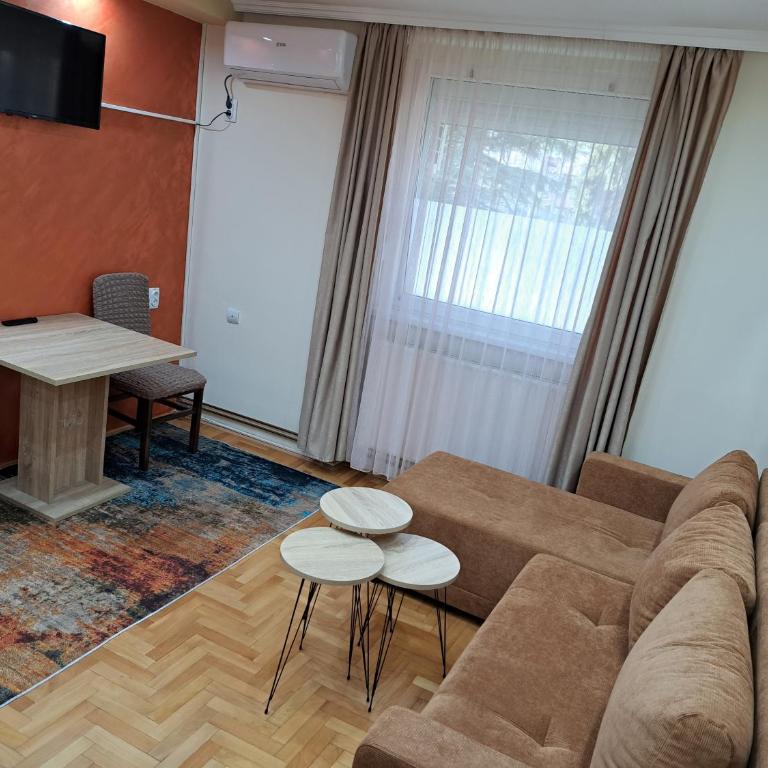 Apartman Borsalino Subotica - One-Bedroom Apartment - 6