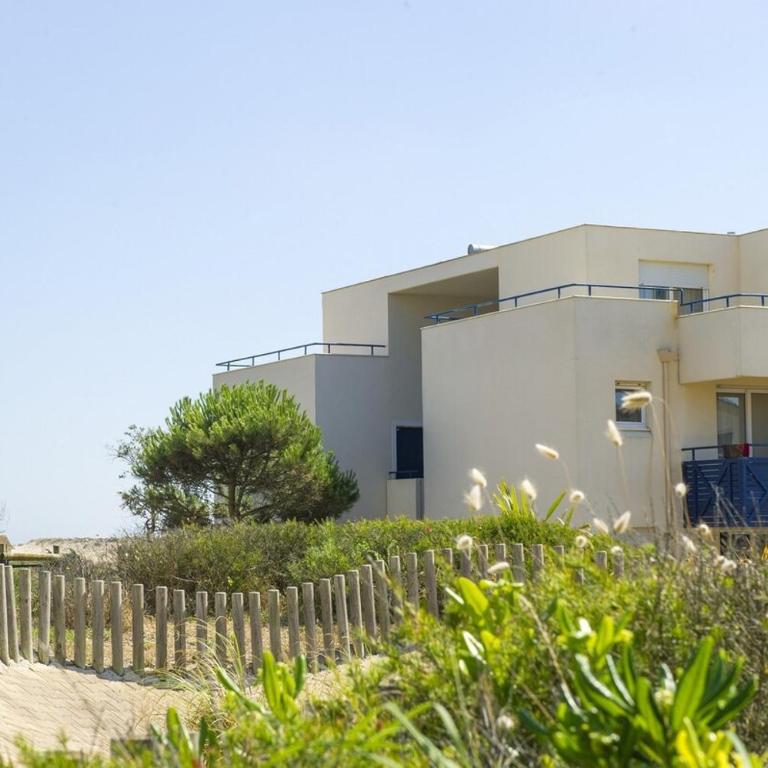 VUE OCEAN avec TERRASSE 30 m2 - 2 CHAMBRES parking privatif et piscine en été - Appartamento con Vista Mare - 28