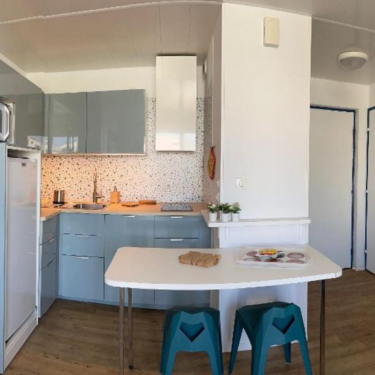 VUE OCEAN avec TERRASSE 30 m2 - 2 CHAMBRES parking privatif et piscine en été - Appartamento con Vista Mare - 7