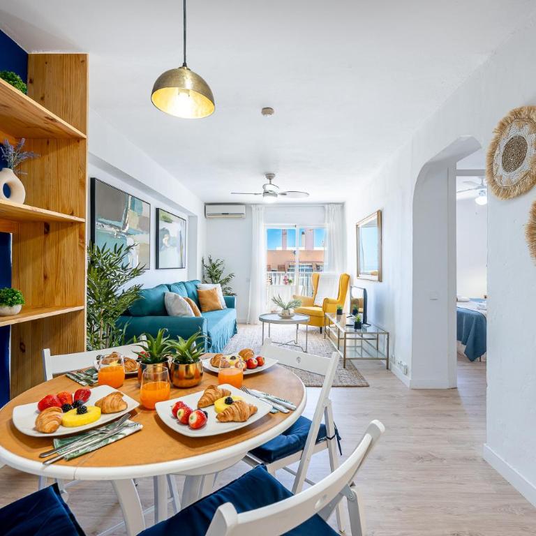 797 HOLIDAY RENTALS - Atico con vistas en piscis - Apartamento con balcón - 1