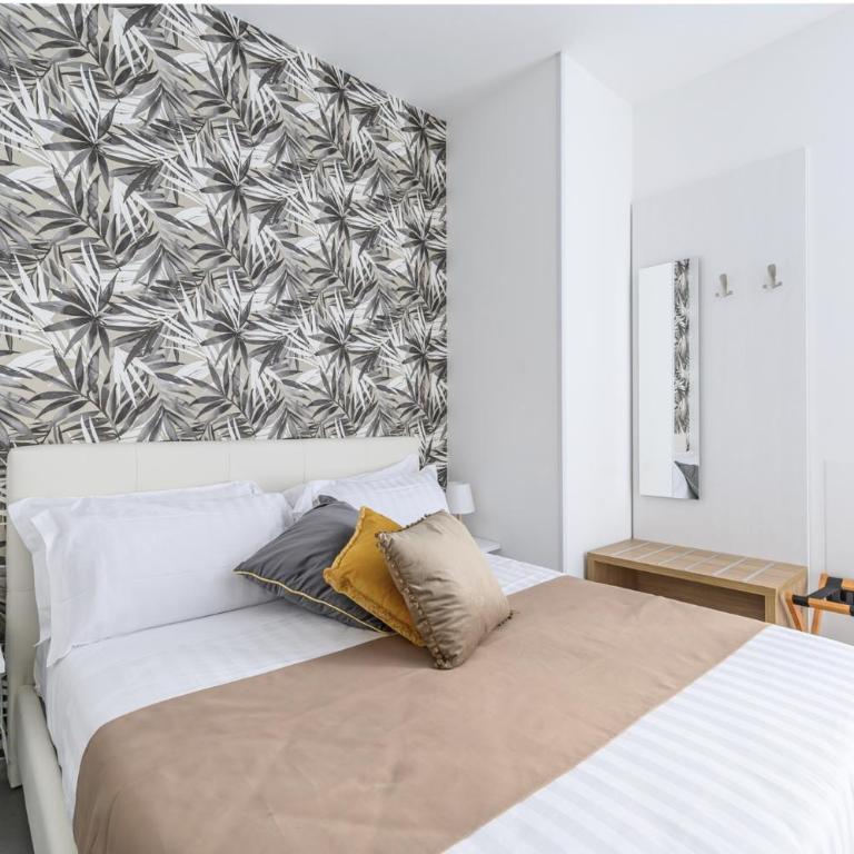 Hotiday Room Collection - Napoli Sant'Arcangelo - Camera Tripla - 8