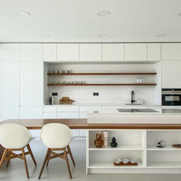 LEA LUXURY GOLF HOUSE - Three-Bedroom House - 4