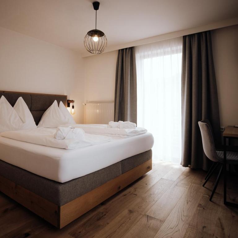 Forstauerwirt - mit Herz und Genuss - Doppelzimmer mit Balkon - 3