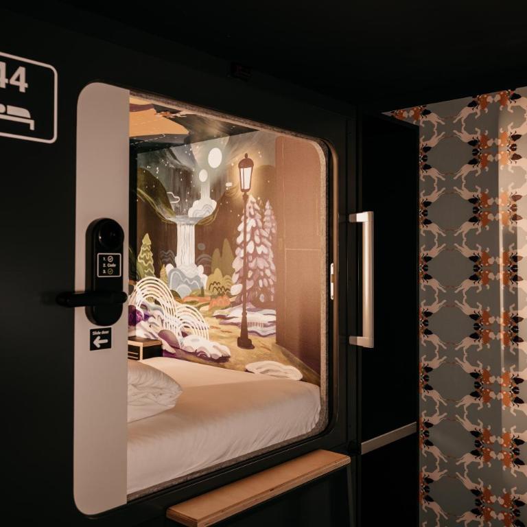 Capsule Hotel - Lucerne Old Town - Kapsel - oben - 6