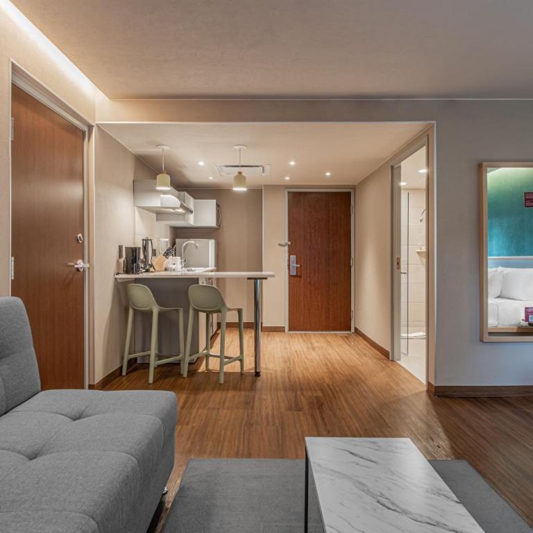 City Express Suites by Marriott Queretaro - Queen Room - 2