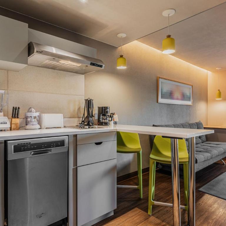 City Express Suites by Marriott Queretaro - Queen Room - 4