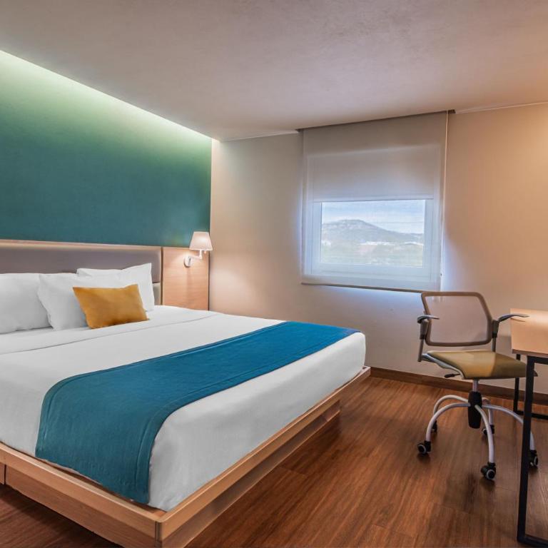 City Express Suites by Marriott Queretaro - Two-Bedroom Suite with One King and Two Double Beds with Sofa Bed and Kitchenette - 2